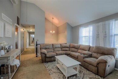 611 S Park Dr, Raymore, MO 64083 - photo 5