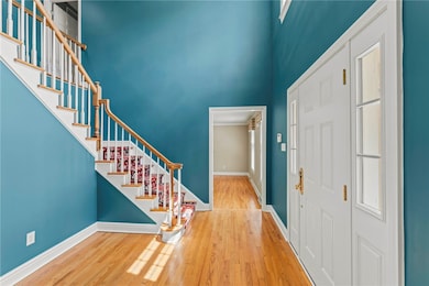 Interior Entry  157 Thousand Oaks
