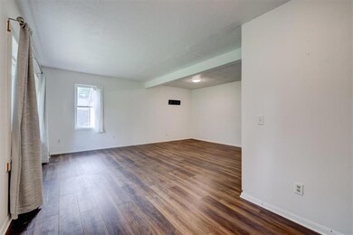 3934 42nd St, Des Moines, IA 50310 - photo 2