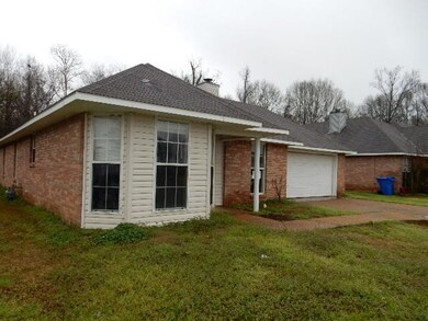 946 Bullrun Dr, Byram, MS 39272 - photo 2