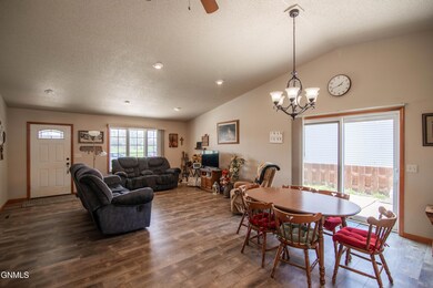 Living Room / Dining Room