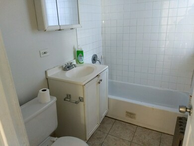 6301 N Fairfield Ave, Chicago, IL 60659 - photo 4