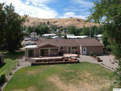 811 1st St, Asotin, WA 99402 - photo 2