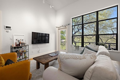 907 Duncan Ln unit 302, Austin, TX 78705 - photo 6