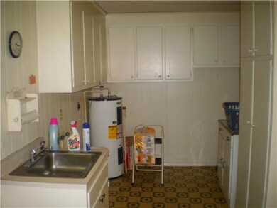 121 Flower St, Linden, TN 37096 - photo 6