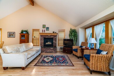 19905 Antler Point, Bend-18