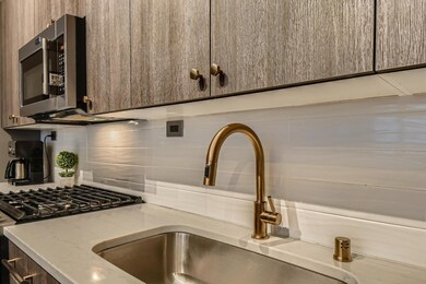 20 Kitchen Detail.jpg