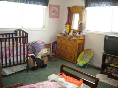 3638 Alva Ave, Klamath Falls, OR 97603 - photo 2