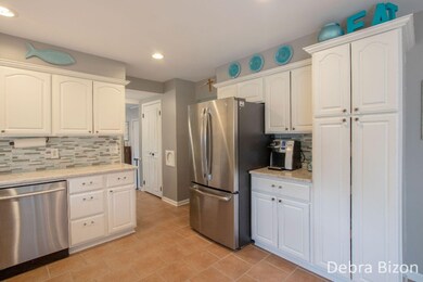 2543 Longmeadow kitchen wi frig 100