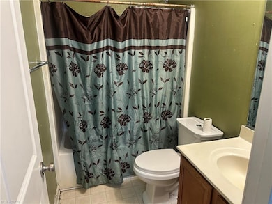 2010 Blue Rock Ct, Greensboro, NC 27405 - photo 6