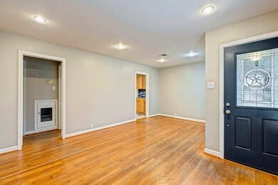 1135 W 31st St, Houston, TX 77018 - photo 5