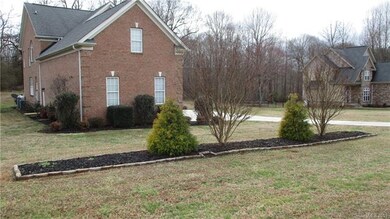 Gas 2540 sq ft, hardwood floors, 3 bedroom suites, huge master with whirlpool and huge glass shower