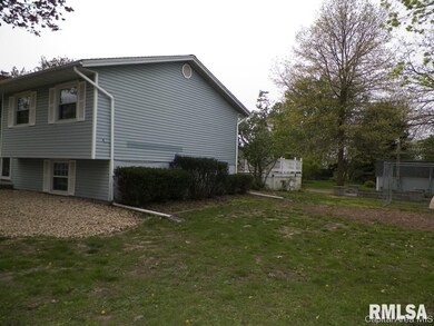 326 Westport Rd, Galesburg, IL 61401 - photo 4