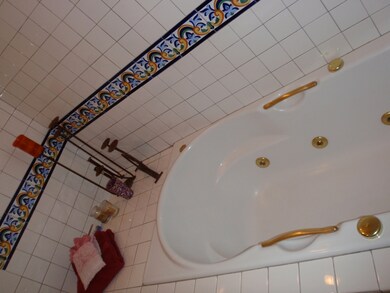Jetted tub