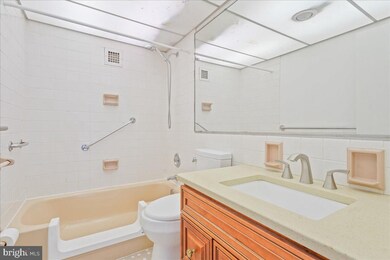 Green Hill Condominiums unit ED830, Wynnewood, PA 19096 - photo 5