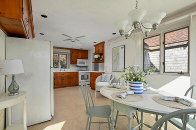 Dining & Kitchen