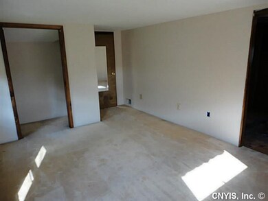 Master Bedroom Large master bedroom with extra roo