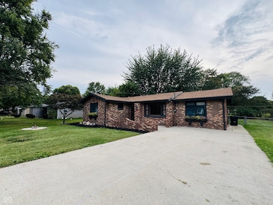 6905 Hendricks St, Anderson, IN 46013 - photo 3