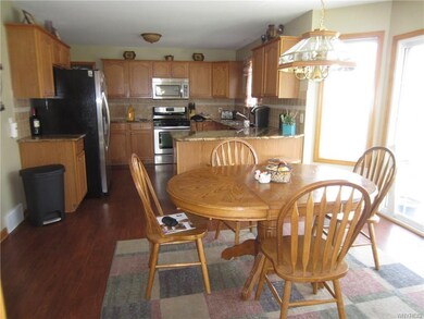 7381 Winbert Dr, North Tonawanda, NY 14120 - photo 5