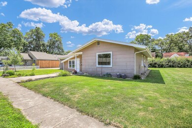 203 E Wilson St, Tuscola, IL 61953 - photo 5