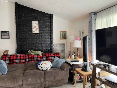 2385 19th St, Florence, OR 97439 - photo 7