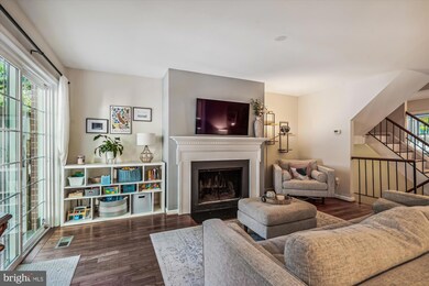 11710 Briary Branch Ct, Reston, VA 20191 - photo 4