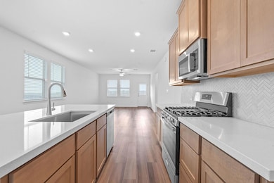 202 Lime St, Mustang Ridge, TX 78610 - photo 7