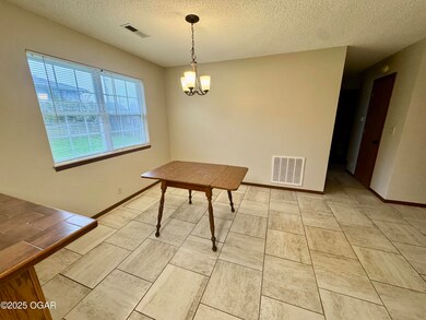 3025 S Jackson Ave, Joplin, MO 64804 - photo 6