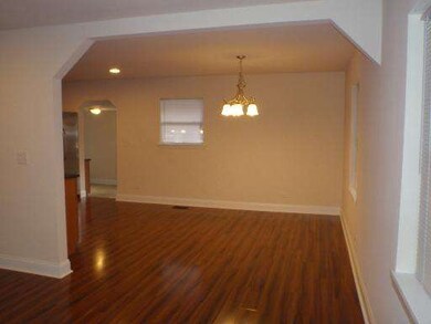 1026 Tacoma St, Carpentersville, IL 60110 - photo 5