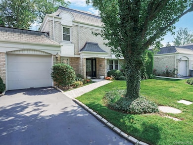 15 Fairway Cir S, Manhasset, NY 11030 - photo 4