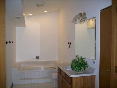 1522 Commodore Ct unit 8, Schaumburg, IL 60193 - photo 5