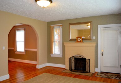 Living Room (2)