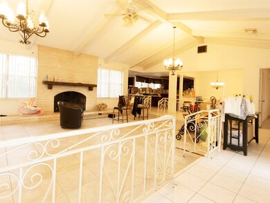 7710 Streamside Dr, Houston, TX 77088 - photo 4