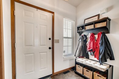 3405 Bayspirit Drive-print-005-001-Foyer