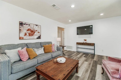 100 Mango St, Pensacola, FL 32503 - photo 2