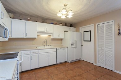 5213 Maravoss St-14