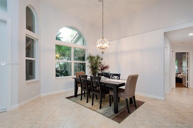 1044 Woodfall Ct, Weston, FL 33326 - photo 7