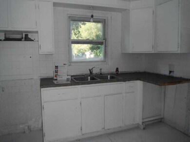 365 Hunt Ave, Warwick, RI 02886 - photo 3