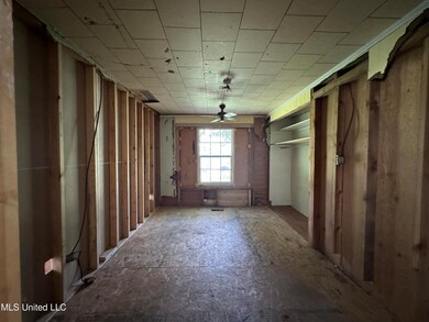 1050 Beech St, Wesson, MS 39191 - photo 4