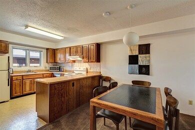 Kitchen/Dining area