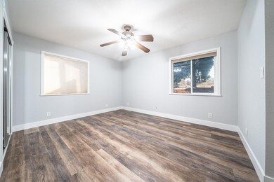 2378 E McAndrews Rd, Medford, OR 97504 - photo 4