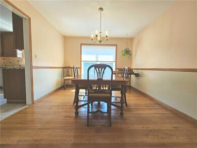 4554 Cairo Dr, Whitehall, PA 18052 - photo 5