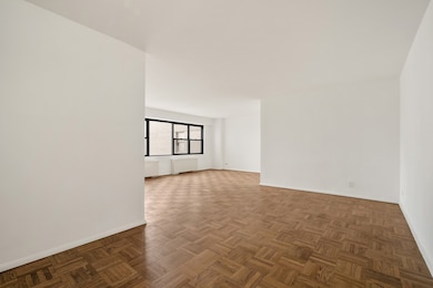 Plaza 400 unit 31 K, New York, NY 10022 - photo 2