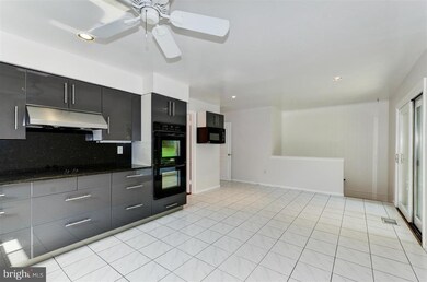 7012 Duncraig Ct, McLean, VA 22101 - photo 7