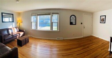 122 Charles Dr, Camillus, NY 13031 - photo 3