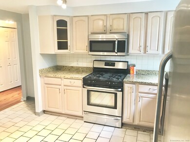 140 Shepard Ave unit 140, Hamden, CT 06514 - photo 3