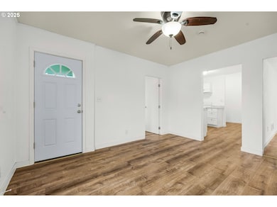 1100 S 7th Ave, Kelso, WA 98626 - photo 2