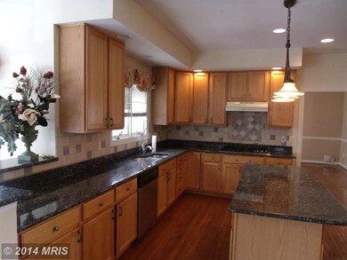 8895 Crosspointe Glen Way, Lorton, VA 22079 - photo 7