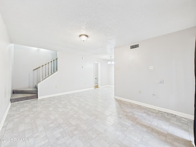 CAM04246G0-PR0183-STILL004