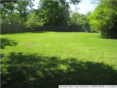 Super LARGE Backyard!!!